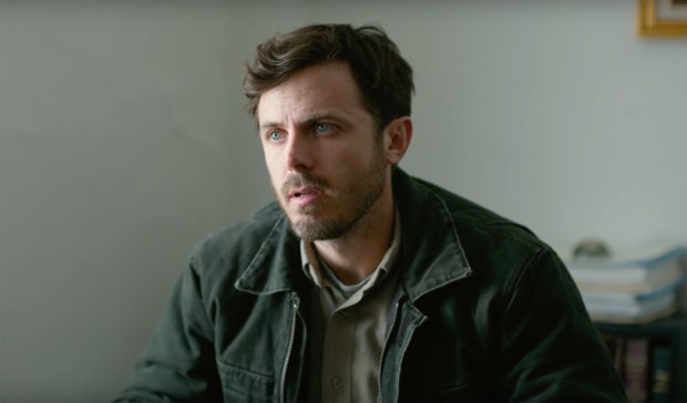 casey-affleck-in-manchester-by-the-sea-trailer