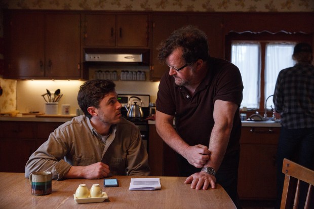 casey-affleck-and-kenneth-lonergan-on-the-set-of-manchester-by-the-sea
